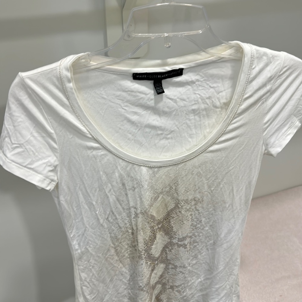 Modern Jersey Scoop Neck Tee | Size XXS | Color White with Snake Print | WHBM